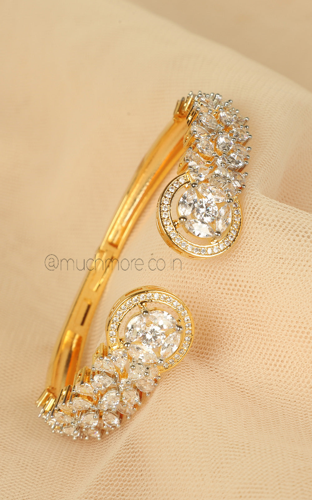 Gold Finish Diamond Bracelet for Wedding & Party Wear
