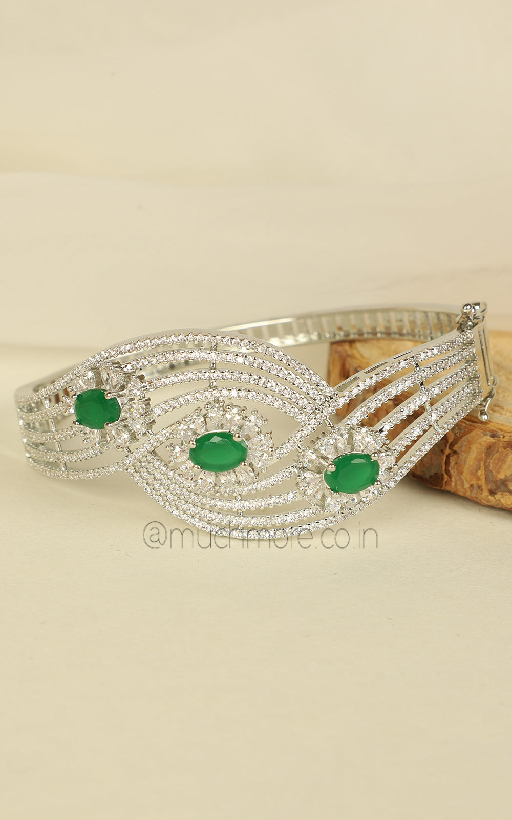 Silver Polish Emerald Diamond Side Openable Bracelet Online