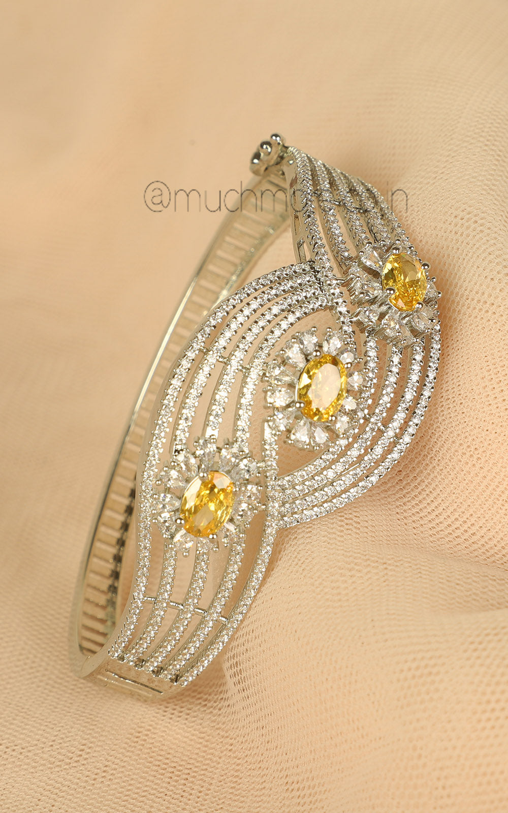 Silver Polish Yellow Diamond Side Openable Bracelet Online