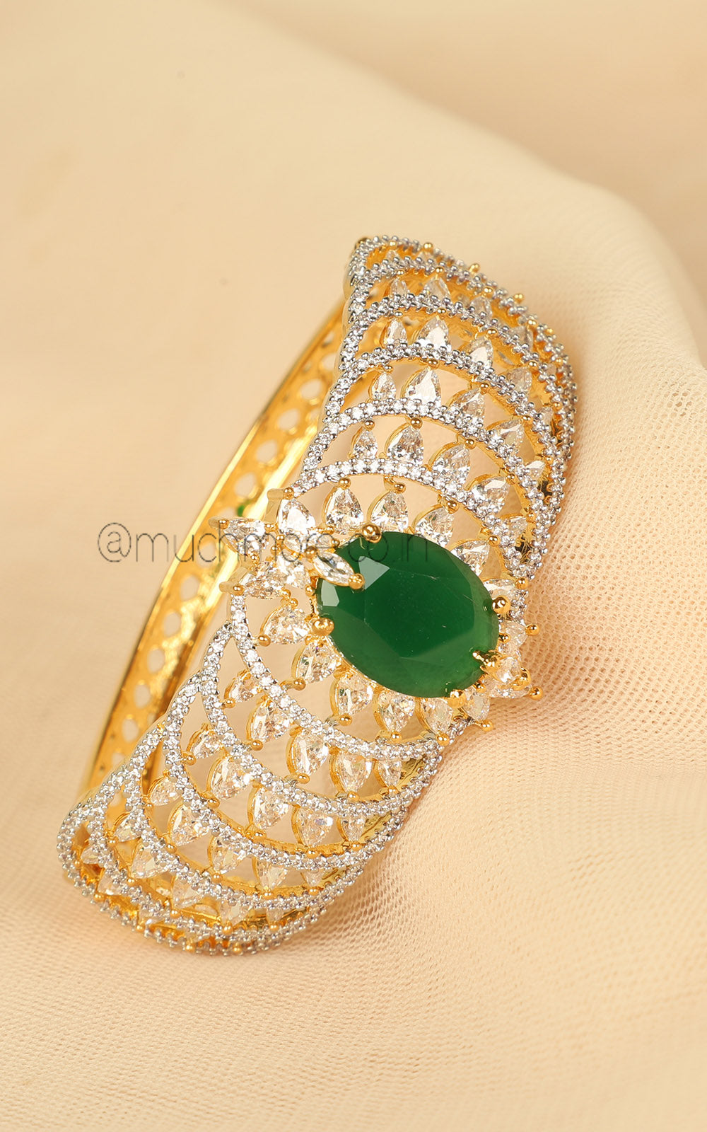 Emerald Green Diamond Studded Women Bracelet In Gold Polish