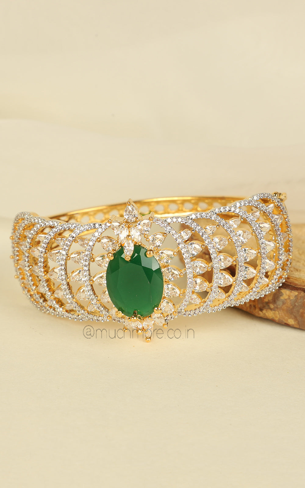 Emerald Green Diamond Studded Women Bracelet In Gold Polish