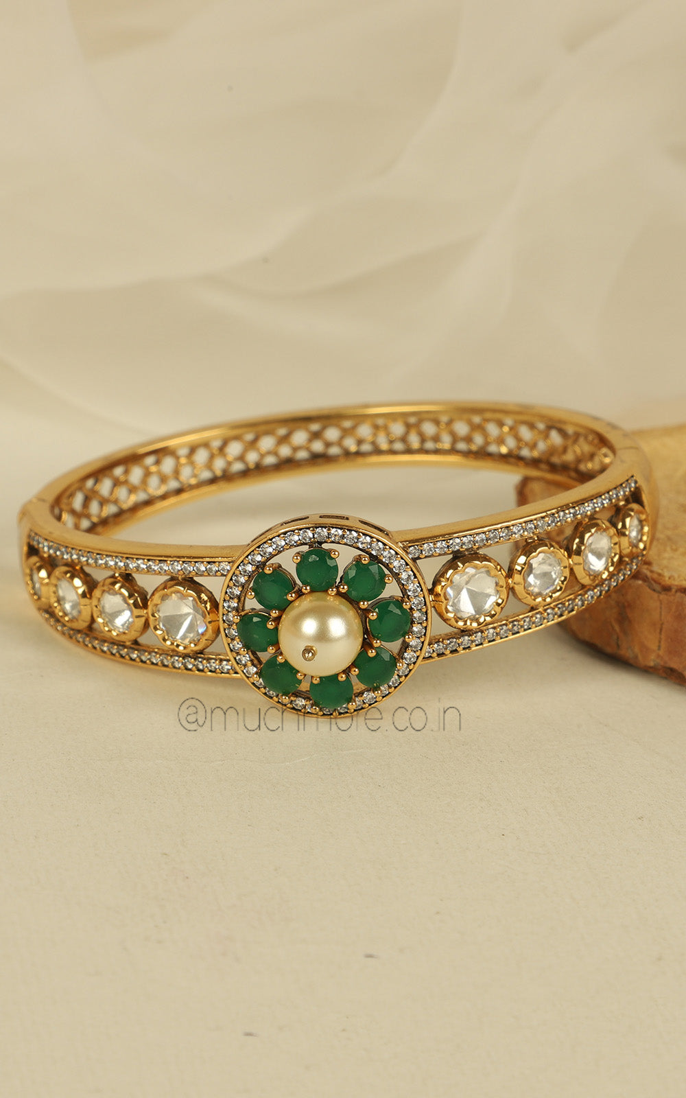 Emerald Kundan Flower Kada Style Side Openable Bracelet