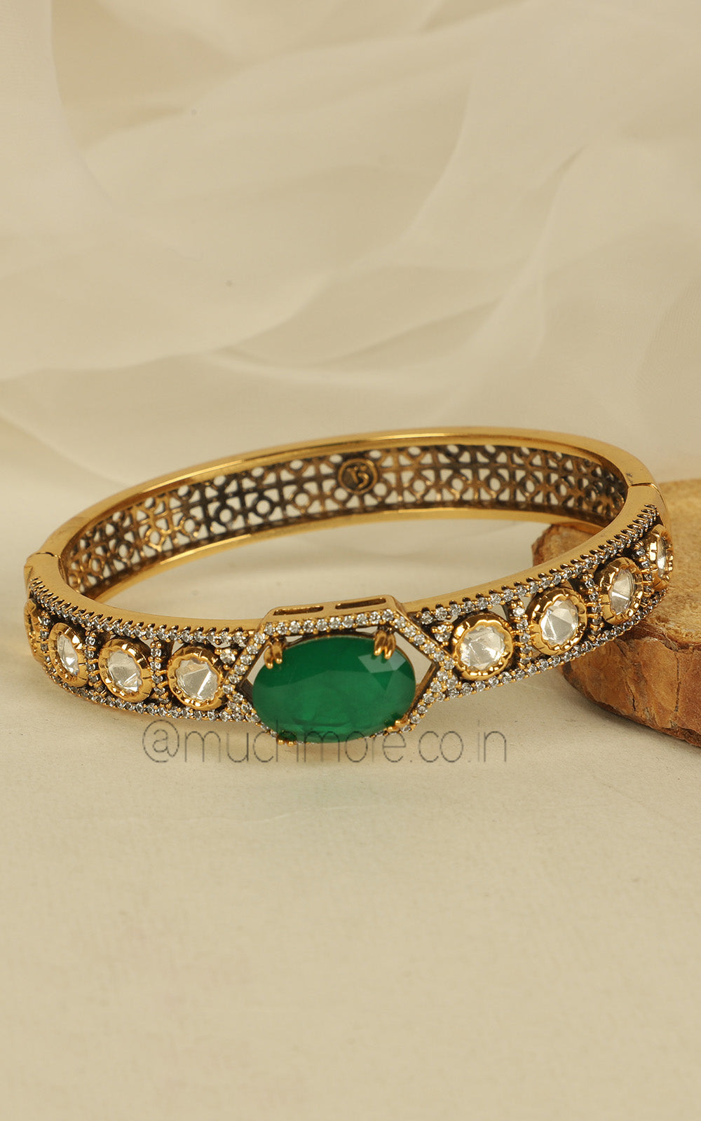 Emerald Green Kundan With Diamonds Kada Bracelet