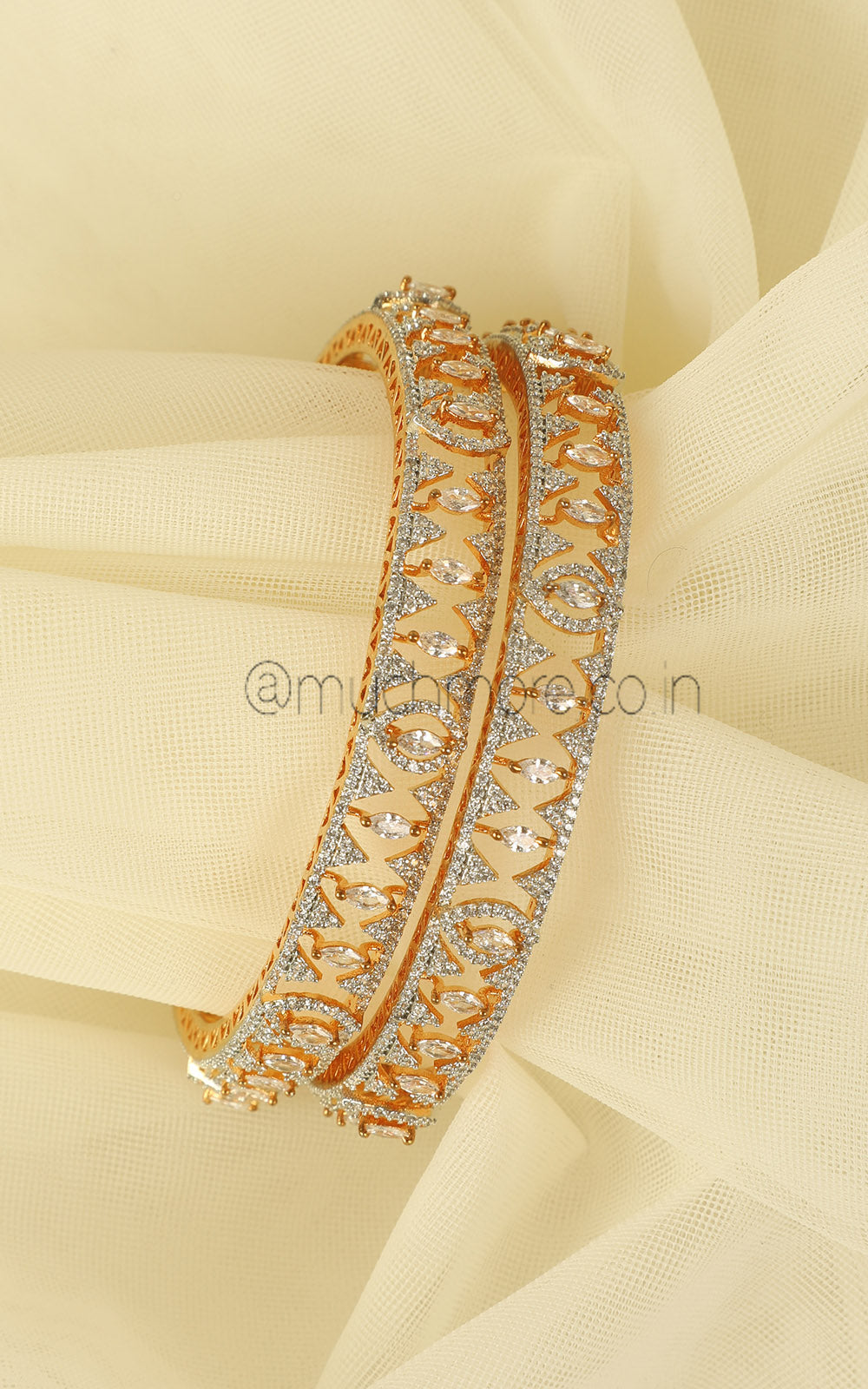 Sophisticated Kada Bangles With Shimmering Diamonds