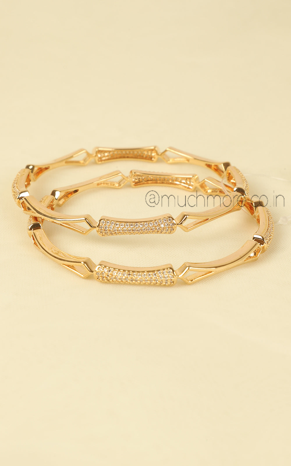 Luxury And Refined Simplicity Diamond Gold Polish Bangles