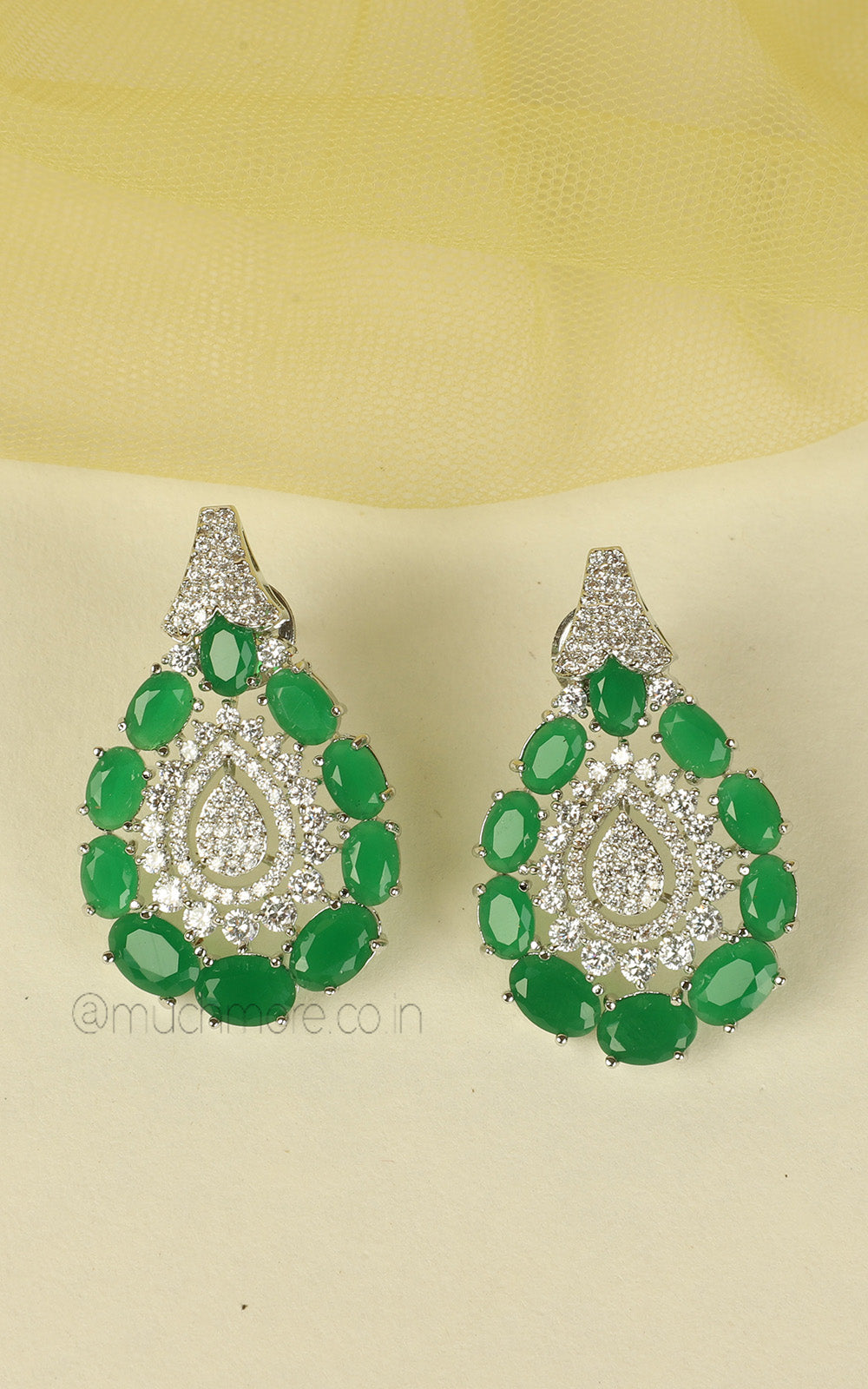 Latest Design Silver With Emerald Green Diamond Pendant Set