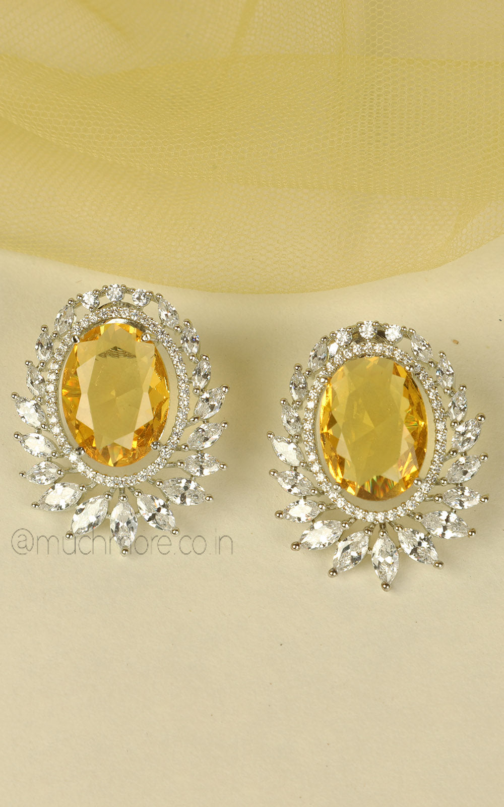 Yellow Diamond Studded With White Diamonds Pendant Set