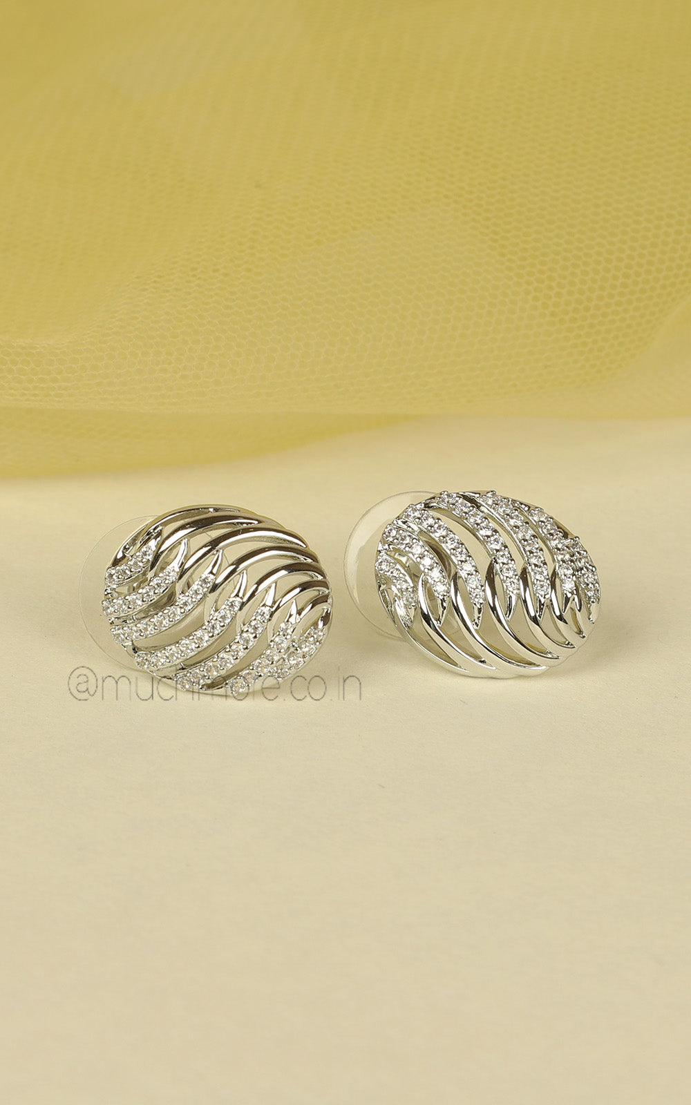 Stylish Silver Plated Cute Pendant In Diamond With Studs