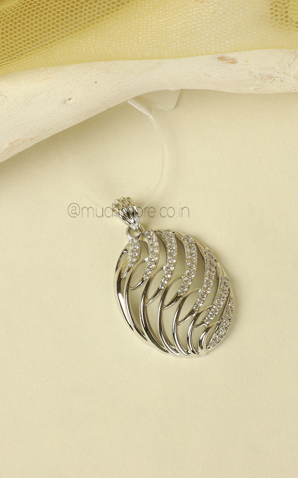 Stylish Silver Plated Cute Pendant In Diamond With Studs