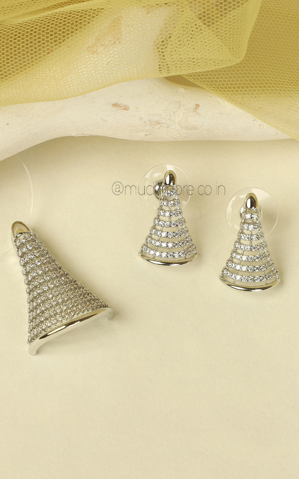 Stunning Western Style Pendant With American Diamond Stones
