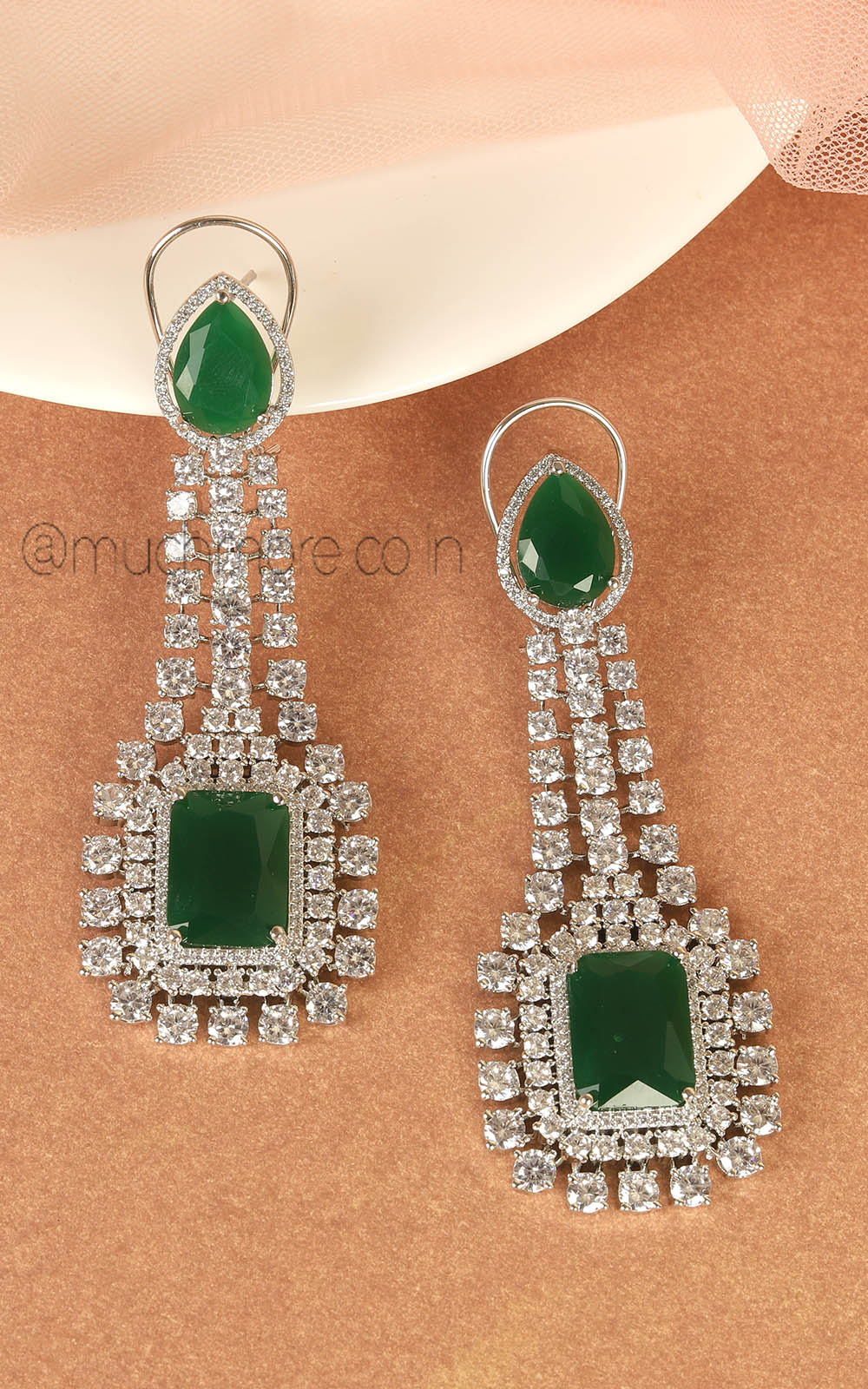 Exclusively Made With Emerald Green Diamond And Silver Polish