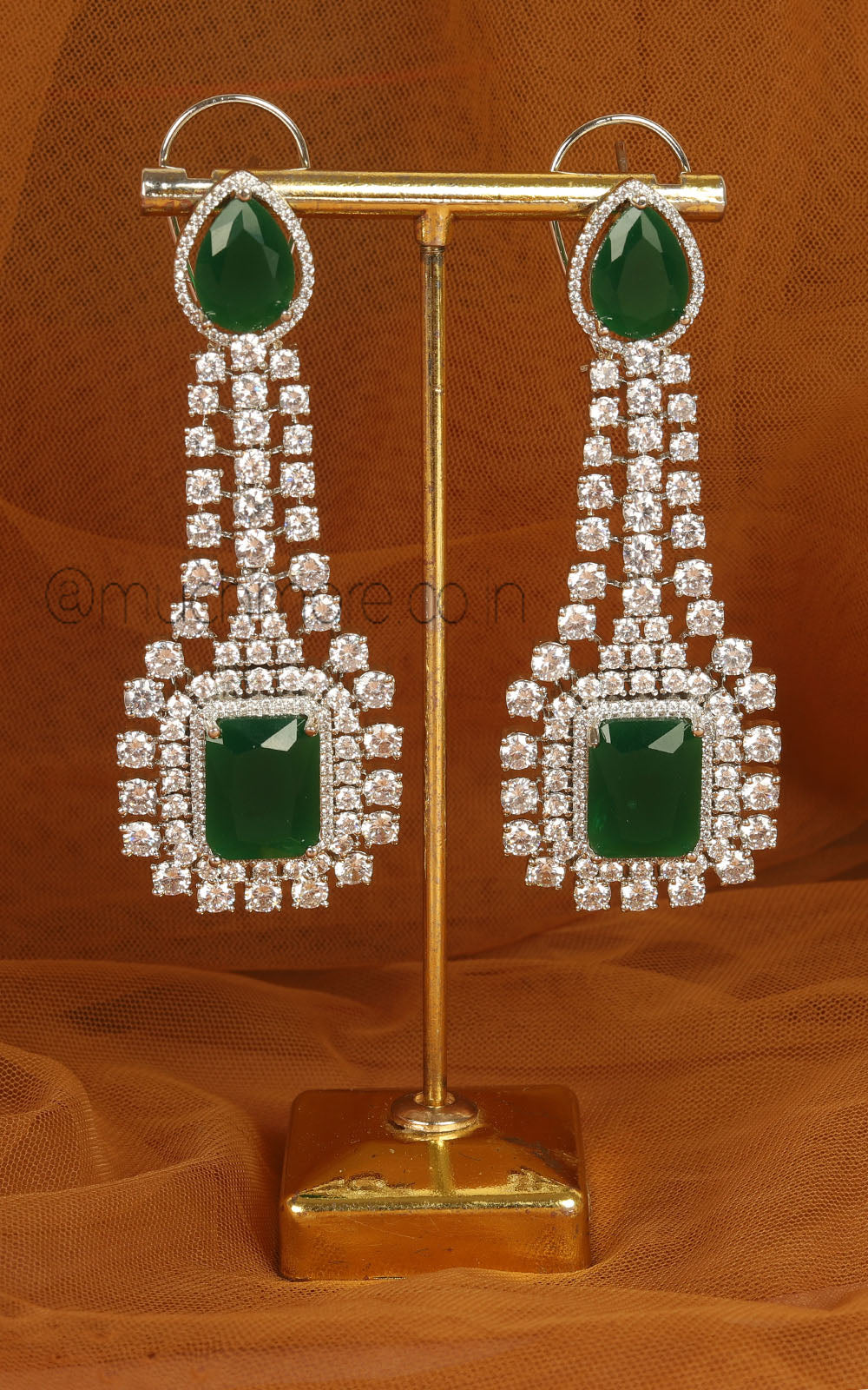 Exclusively Made With Emerald Green Diamond And Silver Polish