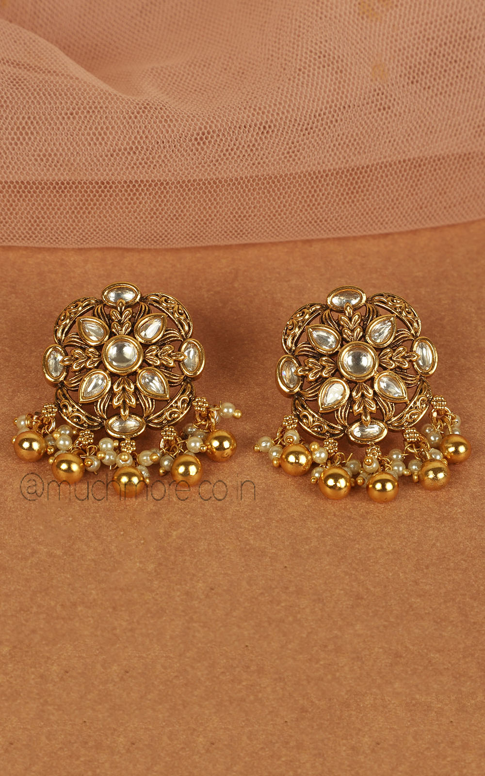 Without Color Gold Look Flower Earrings With Drops