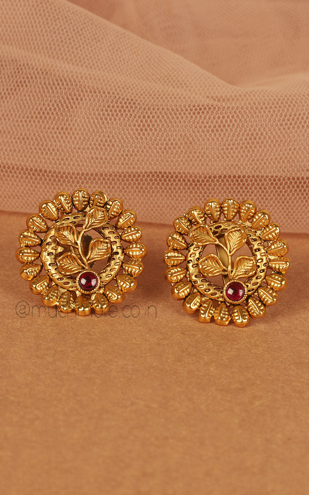 New Design Of Gold Look Ethnic Ruby Gold Polish Studs