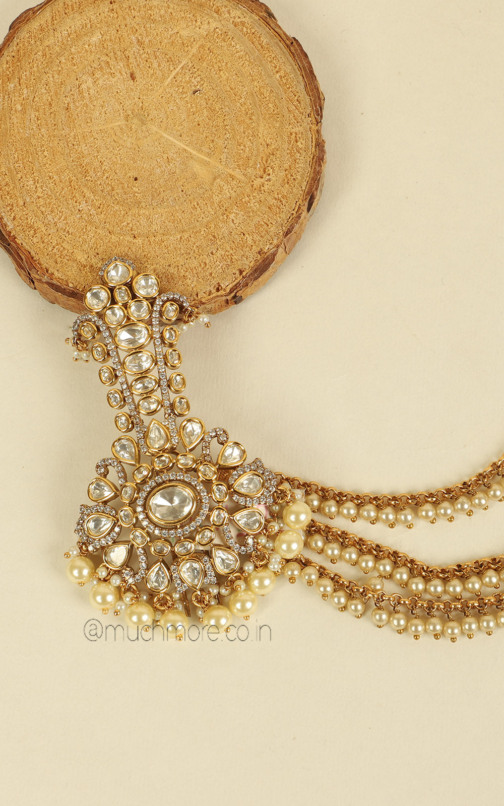 White Kundan Kalgi With Pearl Drops And Pearl Latkan