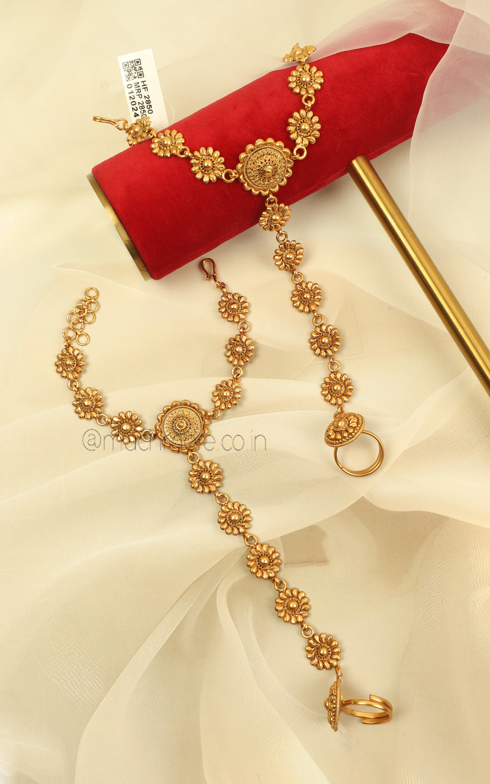 Royal Bridal Hathphool With Premium Gold Look Finish