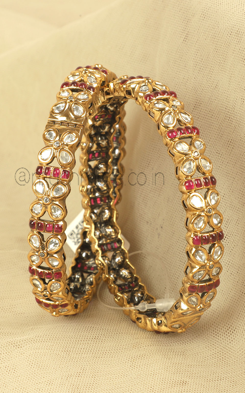 Kundan Flower Ruby And Diamond Sleek Bangles