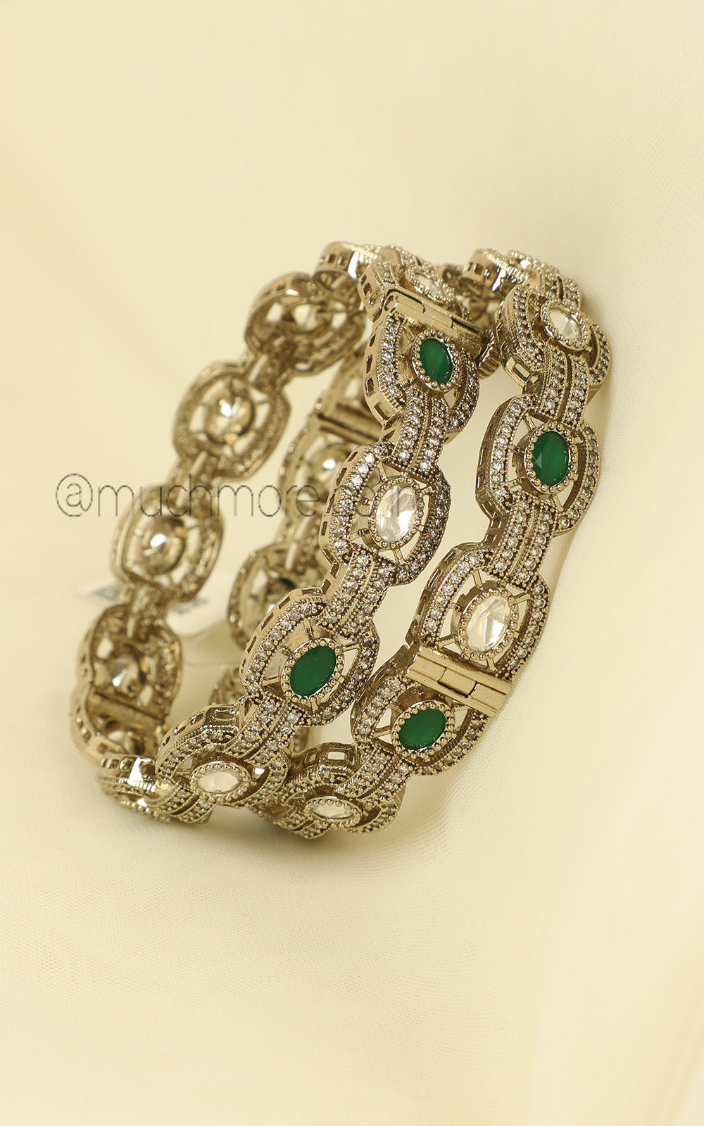 Antique Gold Polish Emerald Green Kundan Bangles