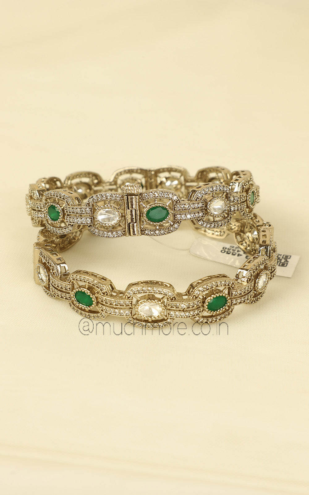 Antique Gold Polish Emerald Green Kundan Bangles