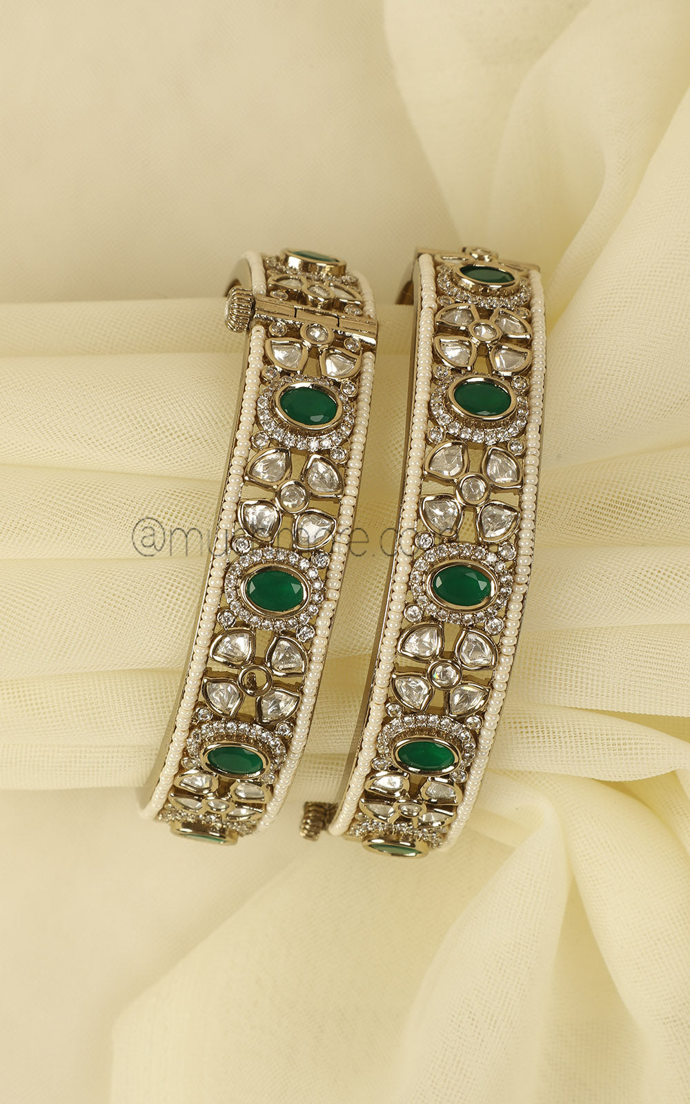 Antique Gold Traditional Emerald Green Kundan Pearl Bangles