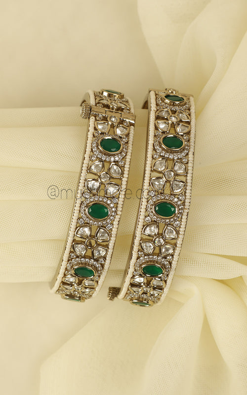 Antique Gold Traditional Emerald Green Kundan Pearl Bangles