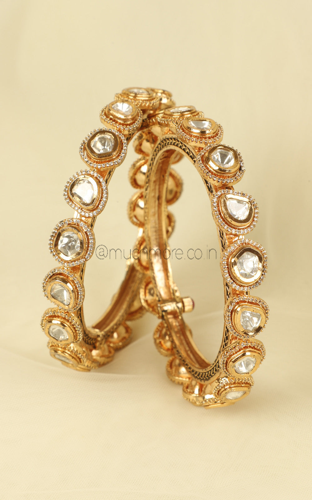 Uncut Kundan Diamond Pacheli Bangles In Gold Polish