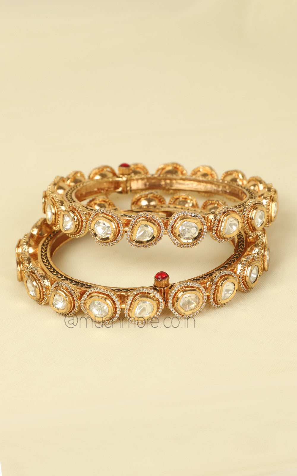 Uncut Kundan Diamond Pacheli Bangles In Gold Polish