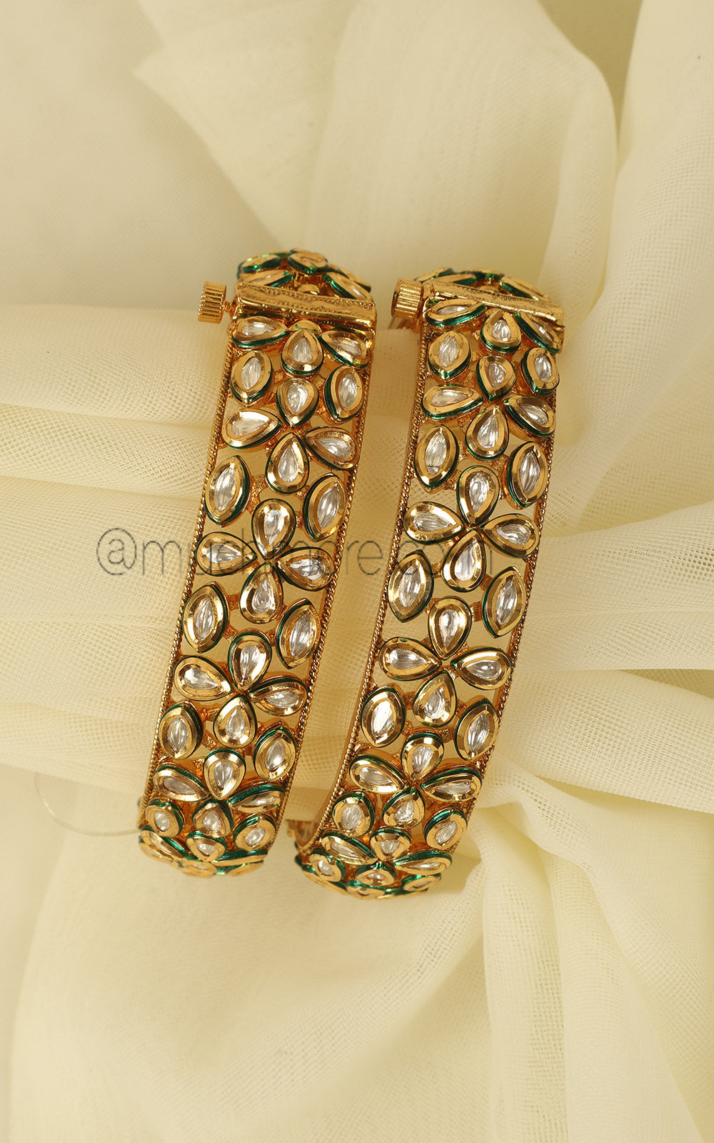 Gold Polish Kundan Traditional Broad Kangan Bangles