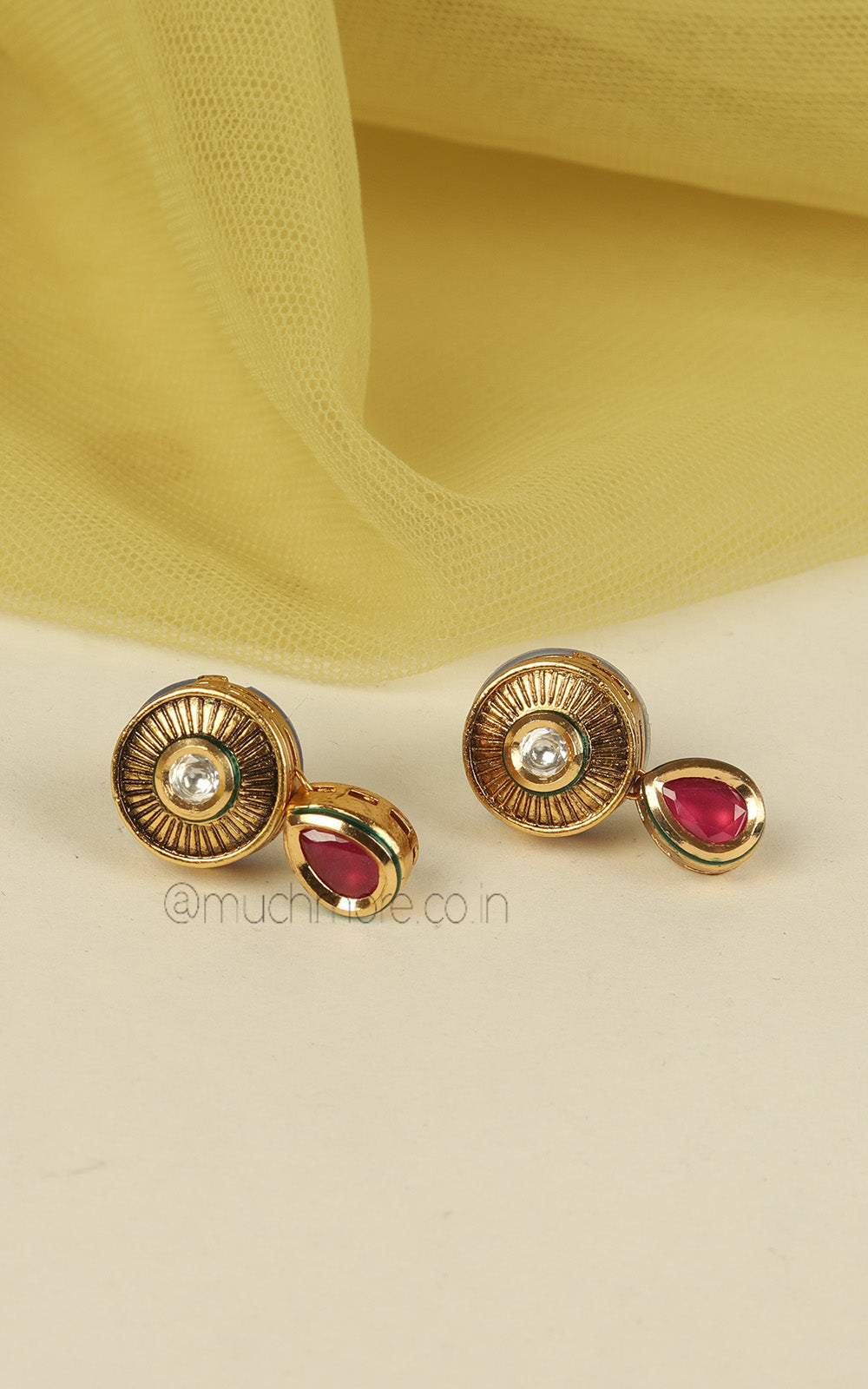 Gold Polish Ruby Carving Work Light Pendant Set