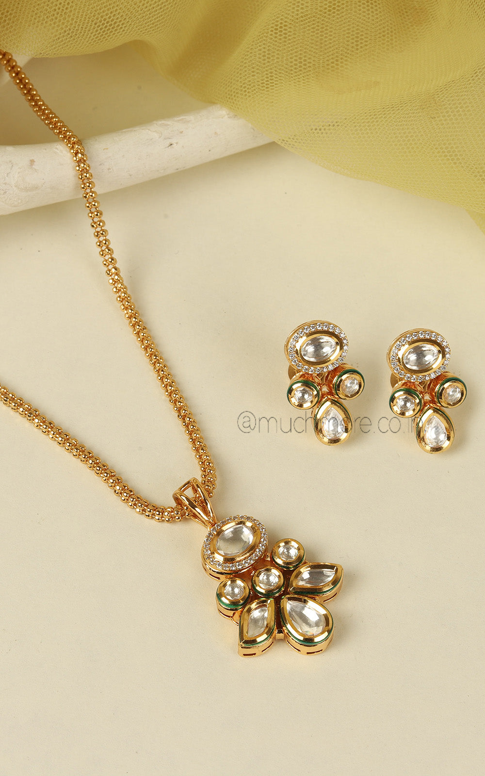 Classic Gold Polish Premium Quality Kundan Pendant With Earrings