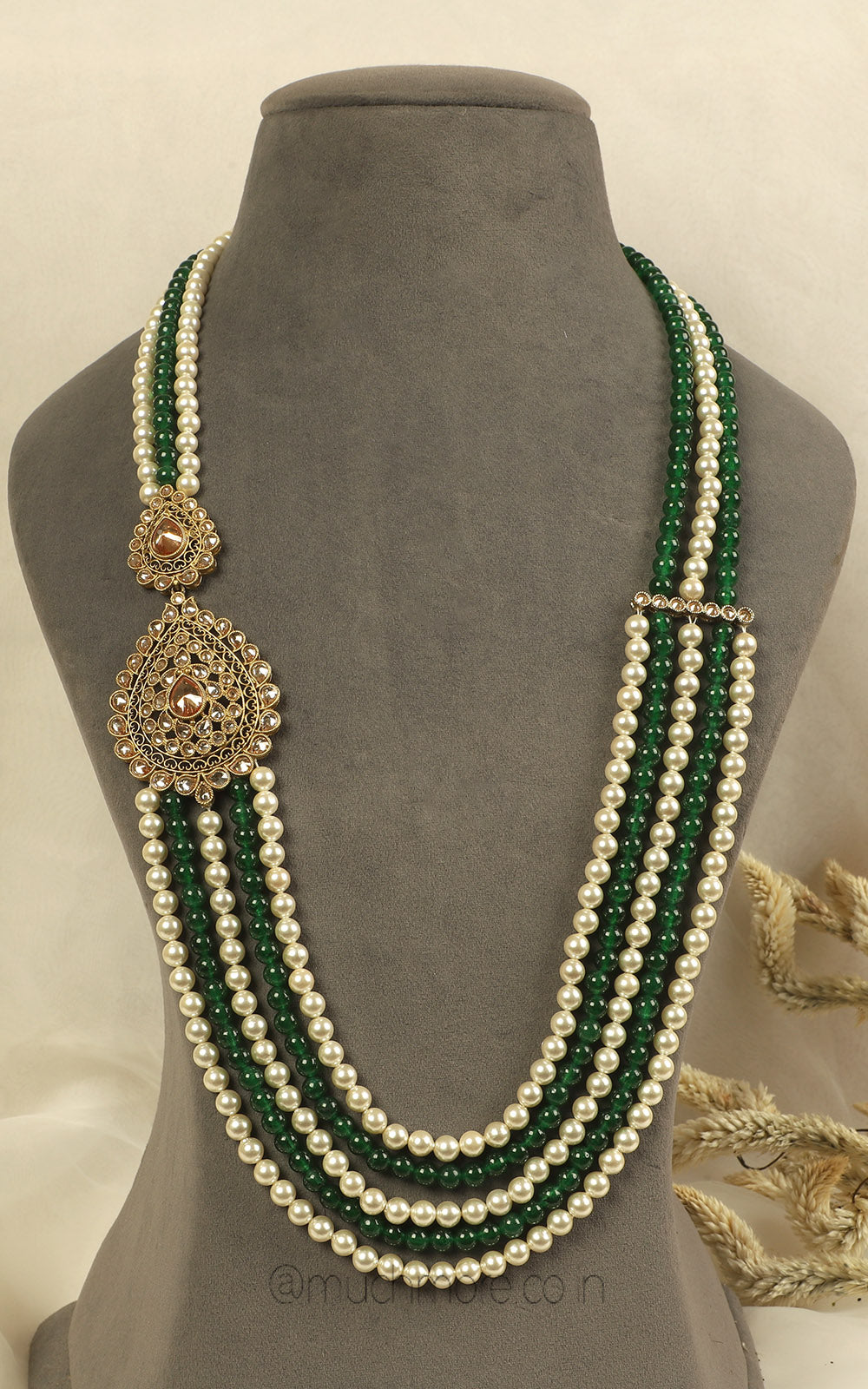 Pearl And Emerald Green Sherwani Mala With Antique Brooch