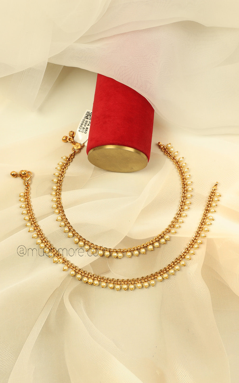 Stylish Bridal Sleek Payal Anklets In Gold Finish With Pearls
