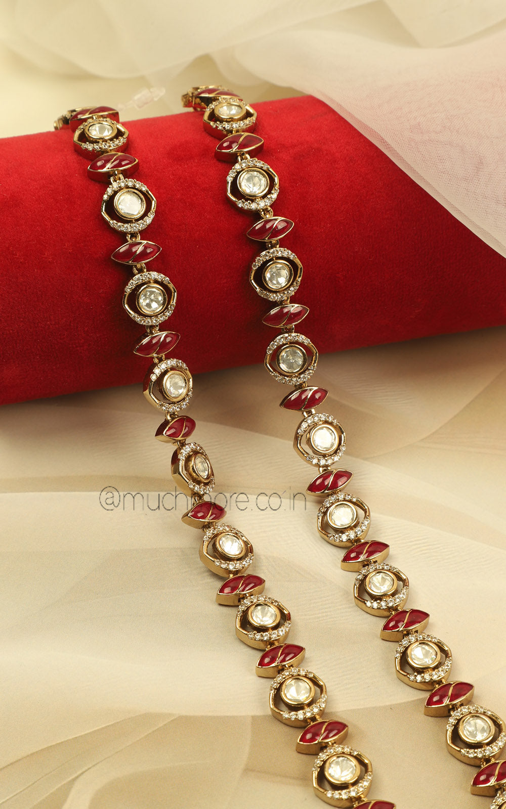 Sleek Gold Polish Kundan Diamonds Anklets For Brides