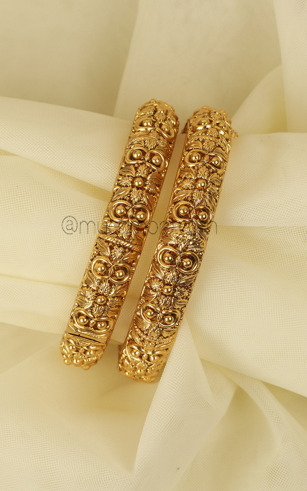 Premium Quality Gold Look Women Bangles Buy Now
