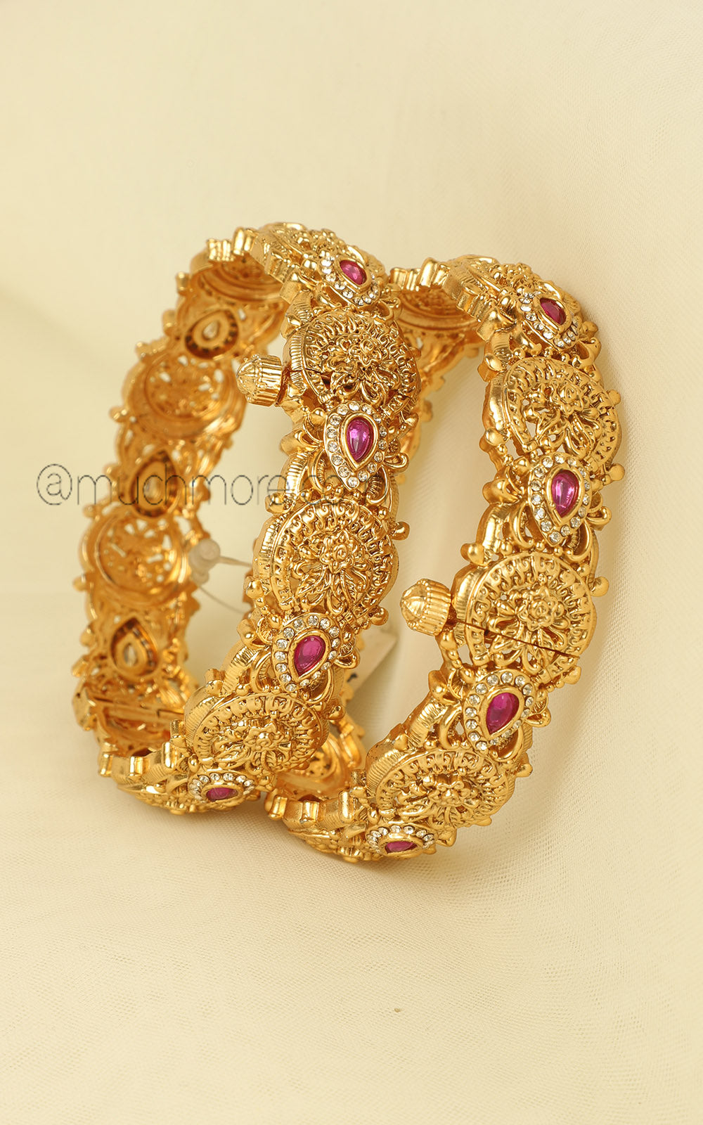 Best Design Of Gold Look Ruby Women Bangles Kangan