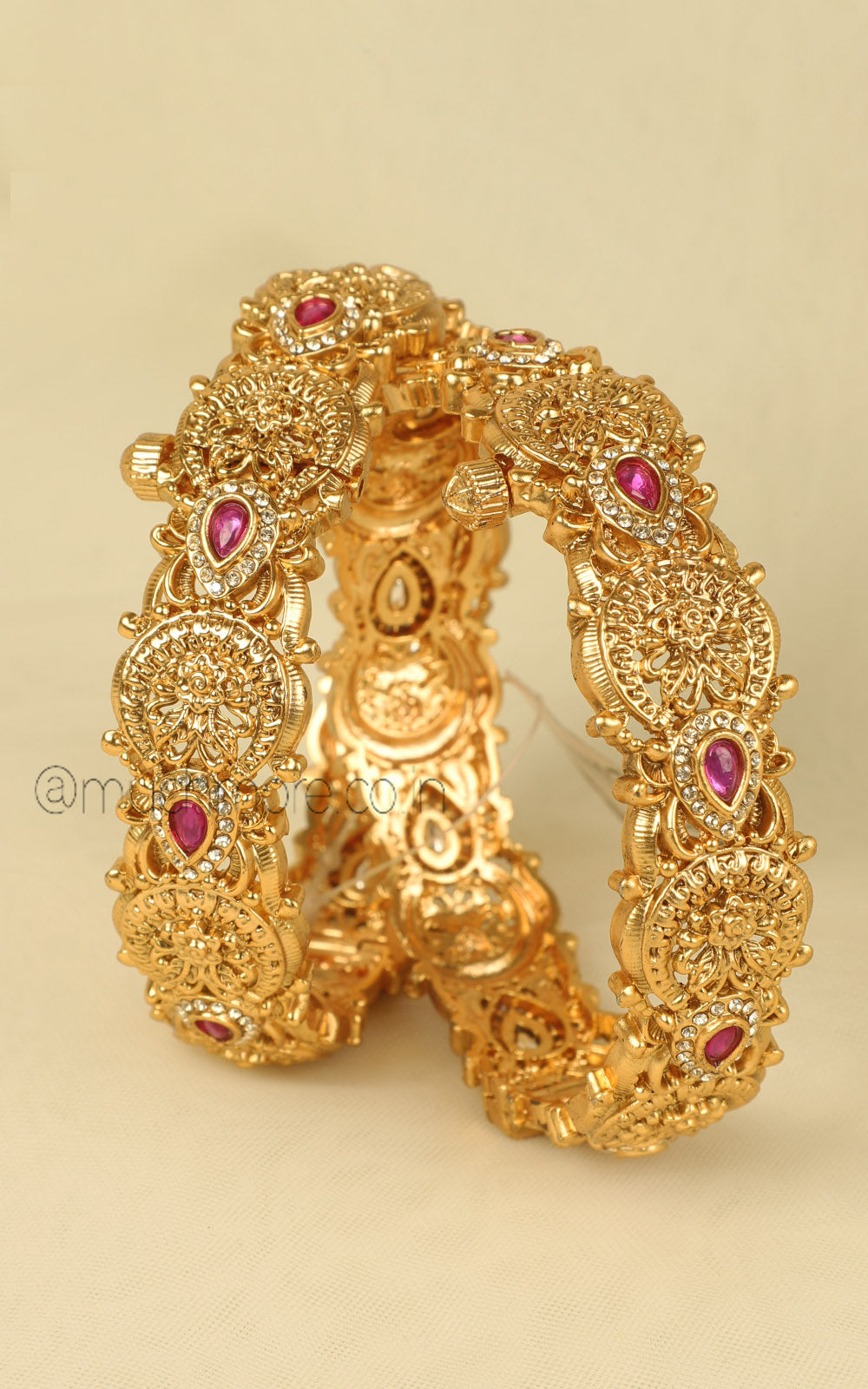 Best Design Of Gold Look Ruby Women Bangles Kangan