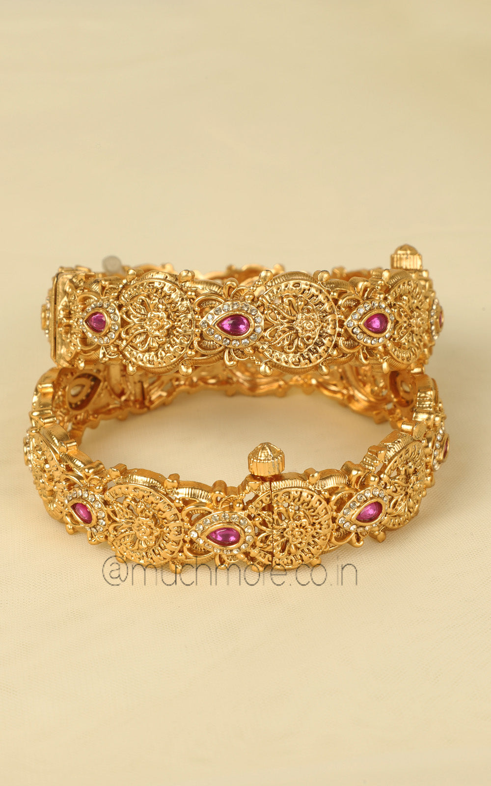 Best Design Of Gold Look Ruby Women Bangles Kangan