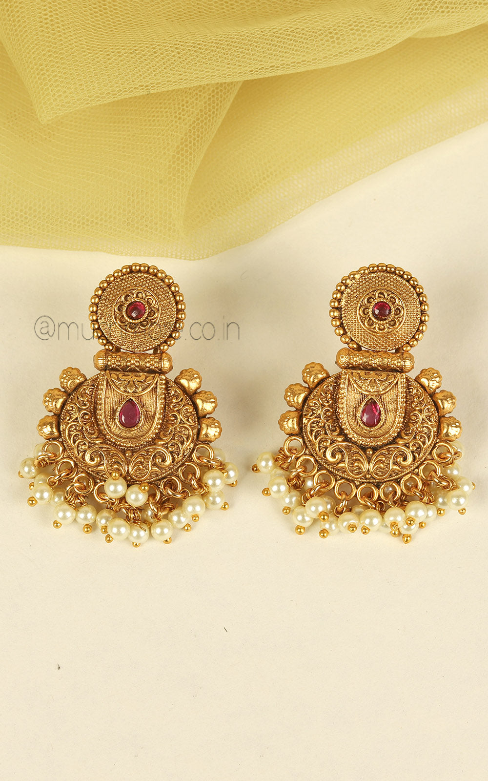 Gold Look Pendant With Earrings And Pearl Work