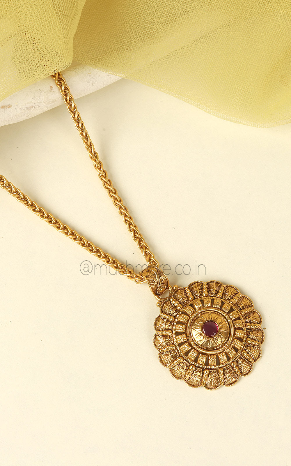 Gold Look Simple And Light Round Shaped Ruby Pendant With Studs