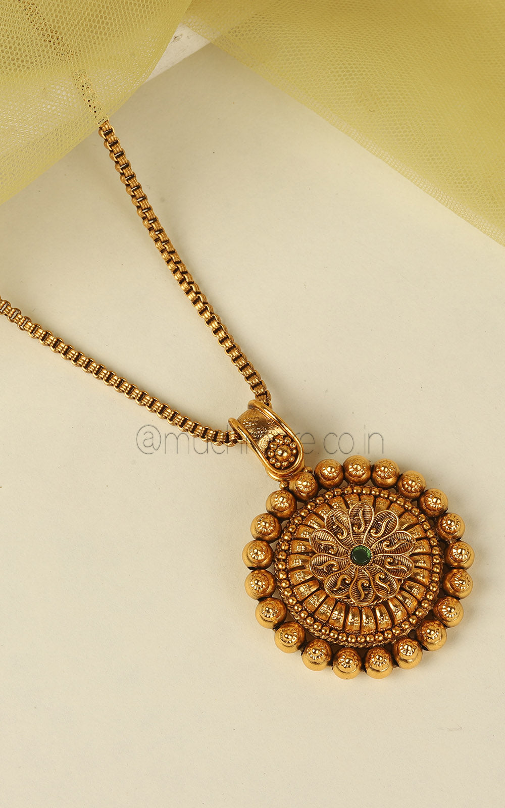 Gold Look Simple And Light Round Shaped Green Pendant With Studs