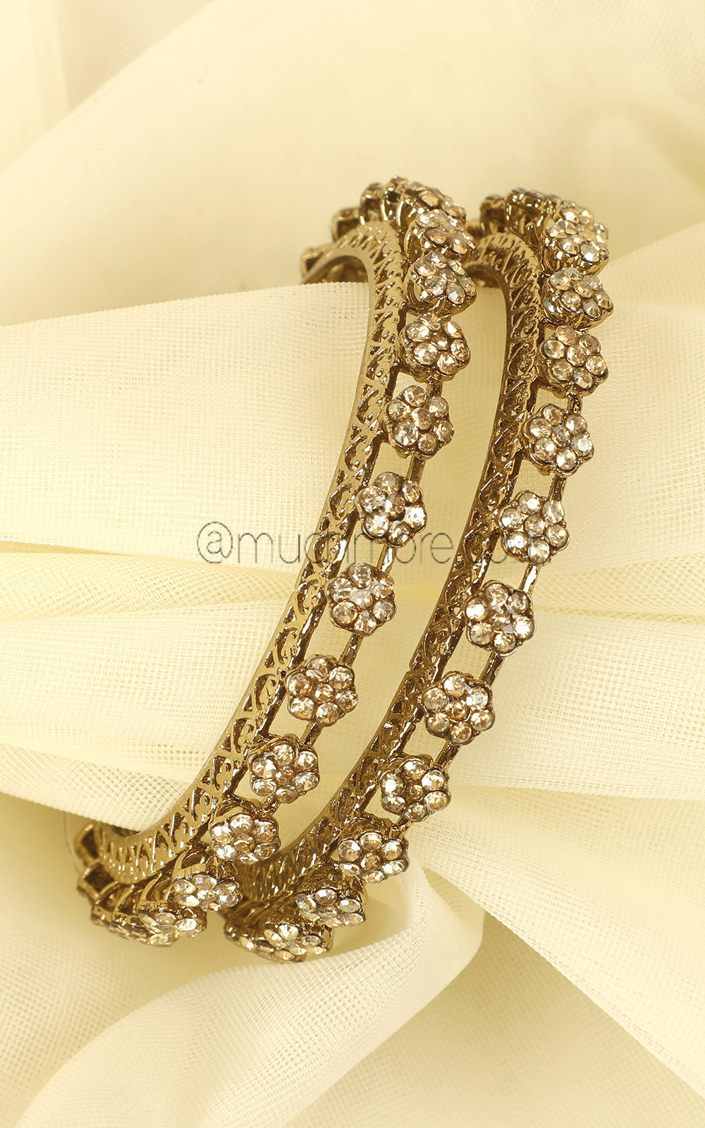 Flower Pattern Low Price And Latest Design Bangles