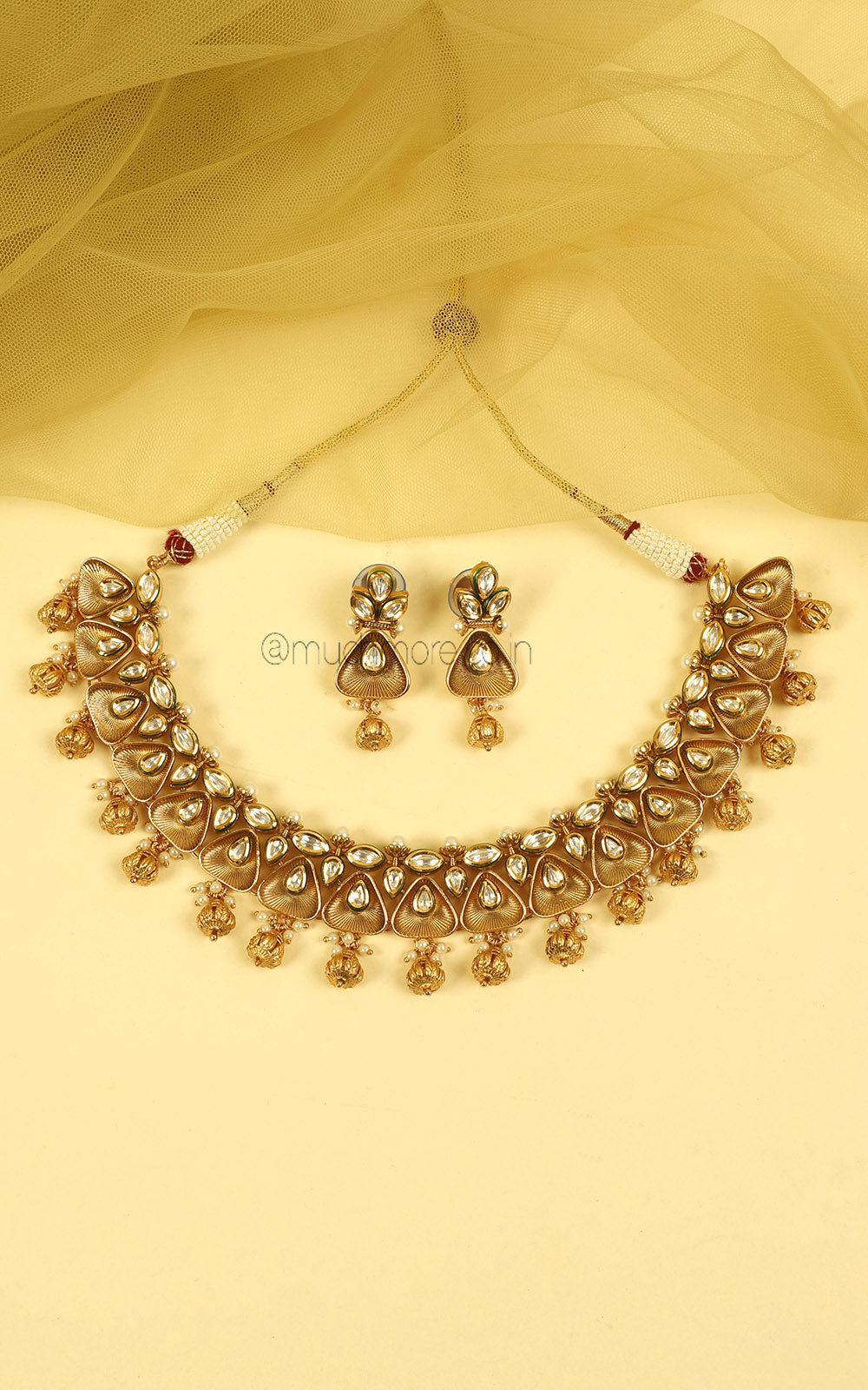 Gold Polish Kundan Carving Work Light Necklace Earrings