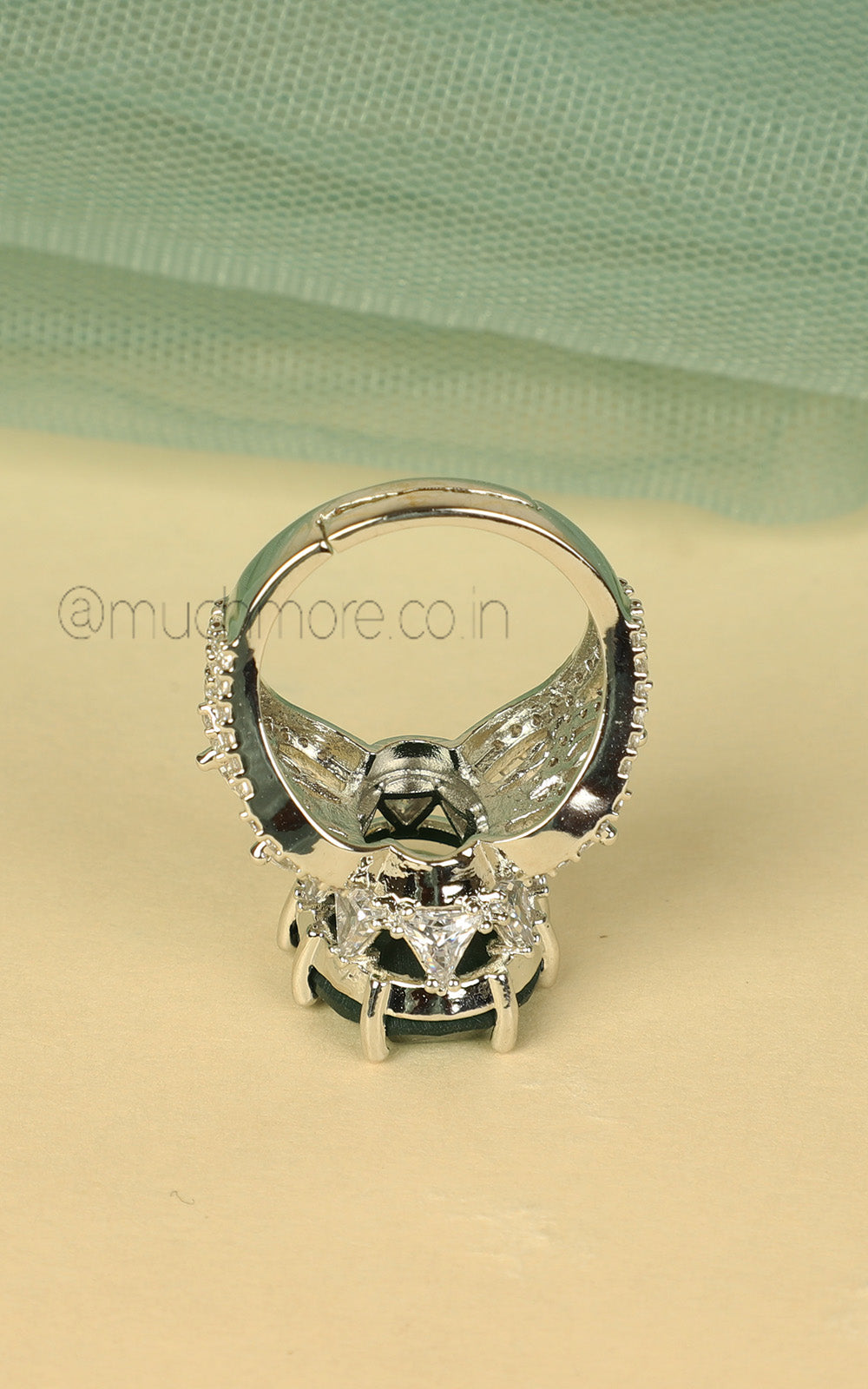 Luxury Finish Zircon Ring For Women In Emerald Green Diamond
