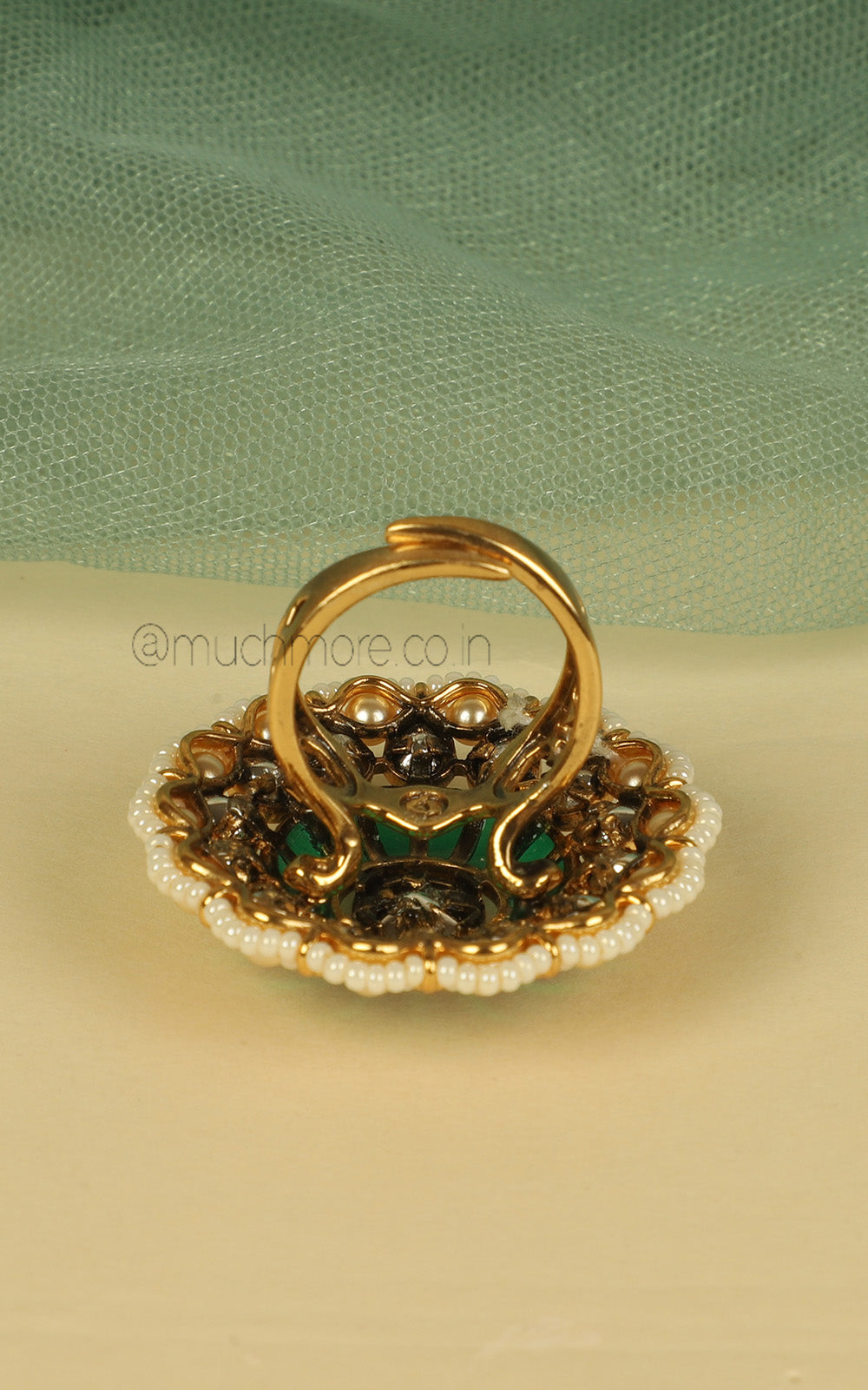 Round Shaped Emerald Green Kundan And Pearl Cocktail Ring