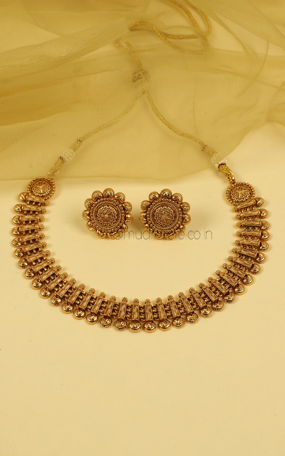 Real Gold Look Light Necklace With Stud At Much More