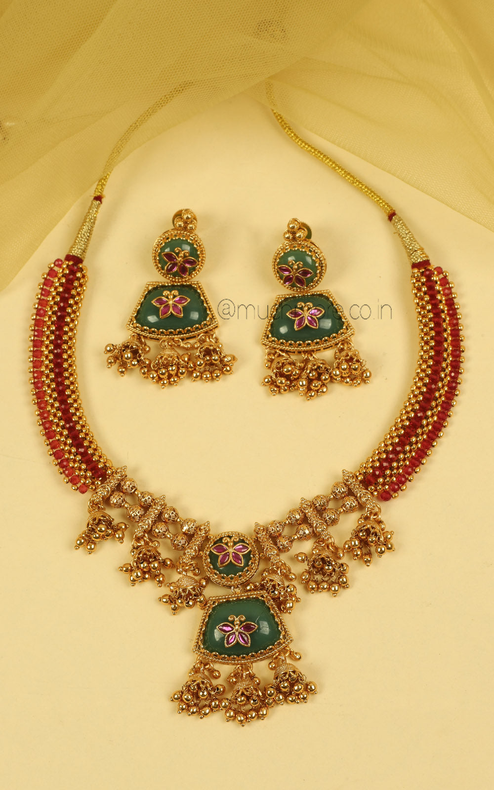 Gold Look Ruby Green Guluband Style Necklace Set