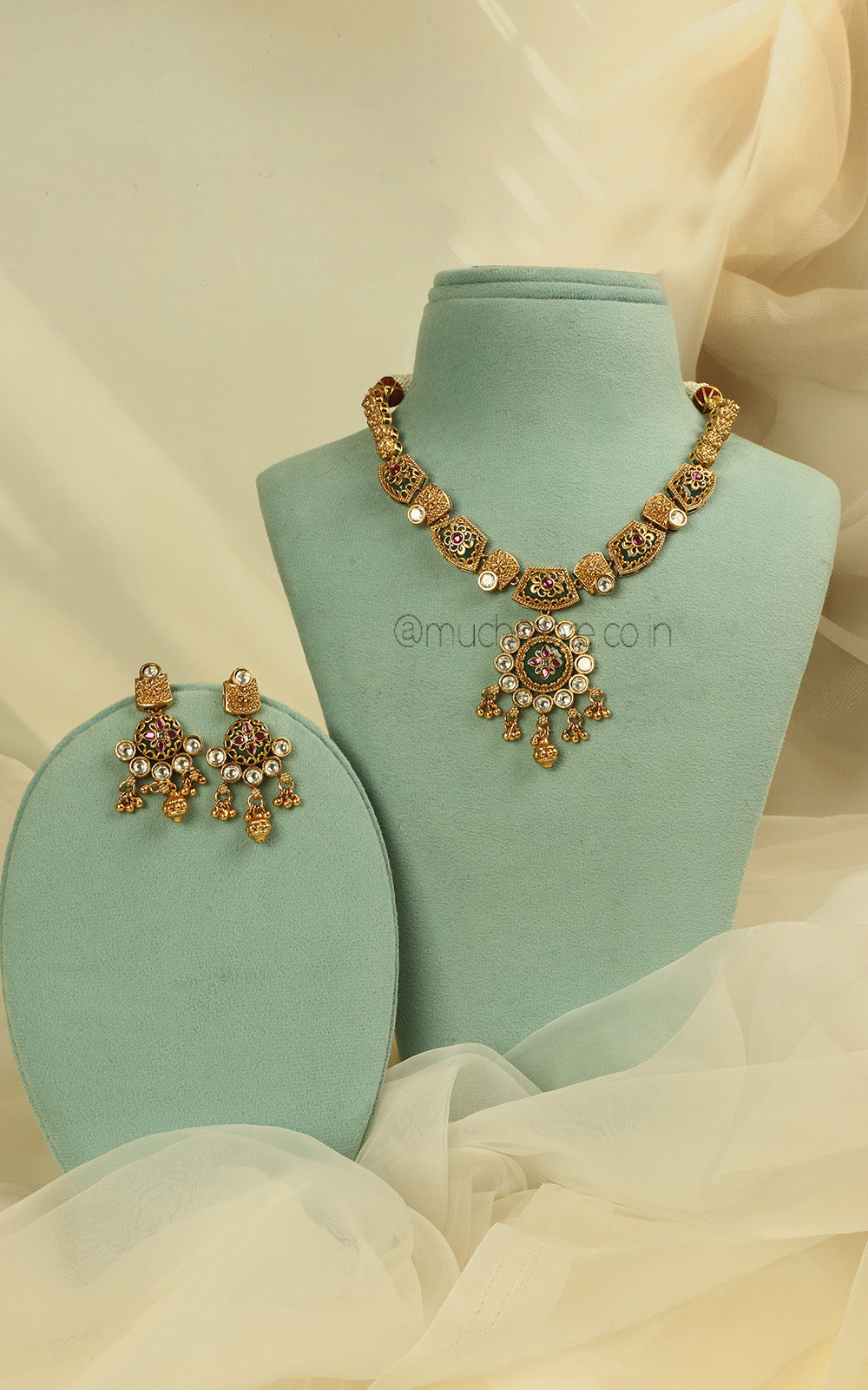 Lightweight Gold Look Necklace Set | Comfortable Part Wear