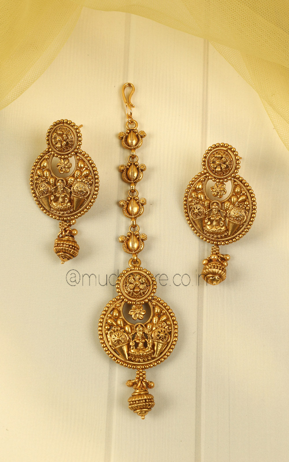 Temple Work Choker With Maa Laxmi Earrings And Maang Tikka