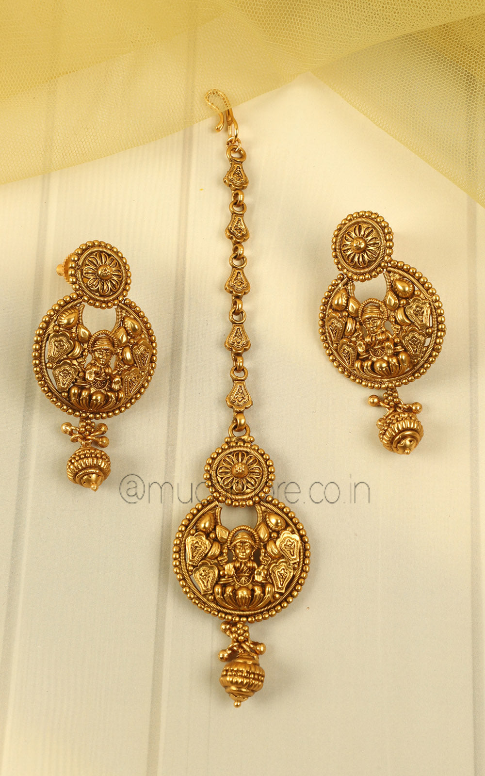 Gold Polish Temple Choker With Earrings And Maang Tikka