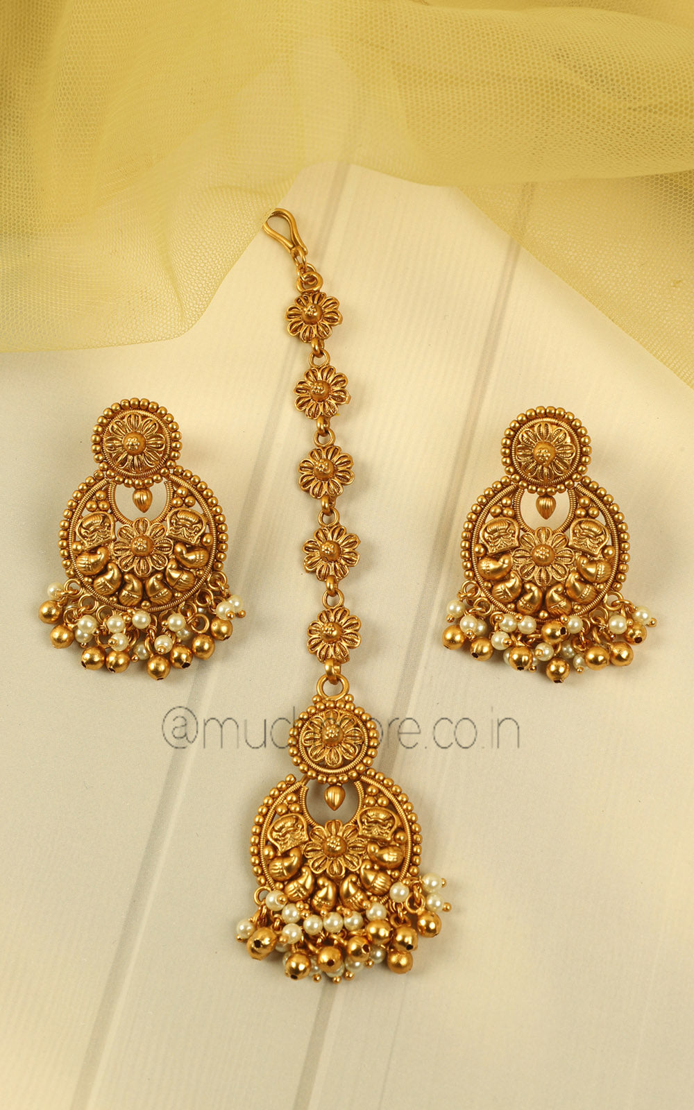 Grand Gold Look Choker With Pearl Drops Set For Brides